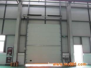 江蘇工業(yè)提升門 品牌質(zhì)量與廠價直銷優(yōu)勢，助力家俱加工行業(yè)高效運(yùn)營